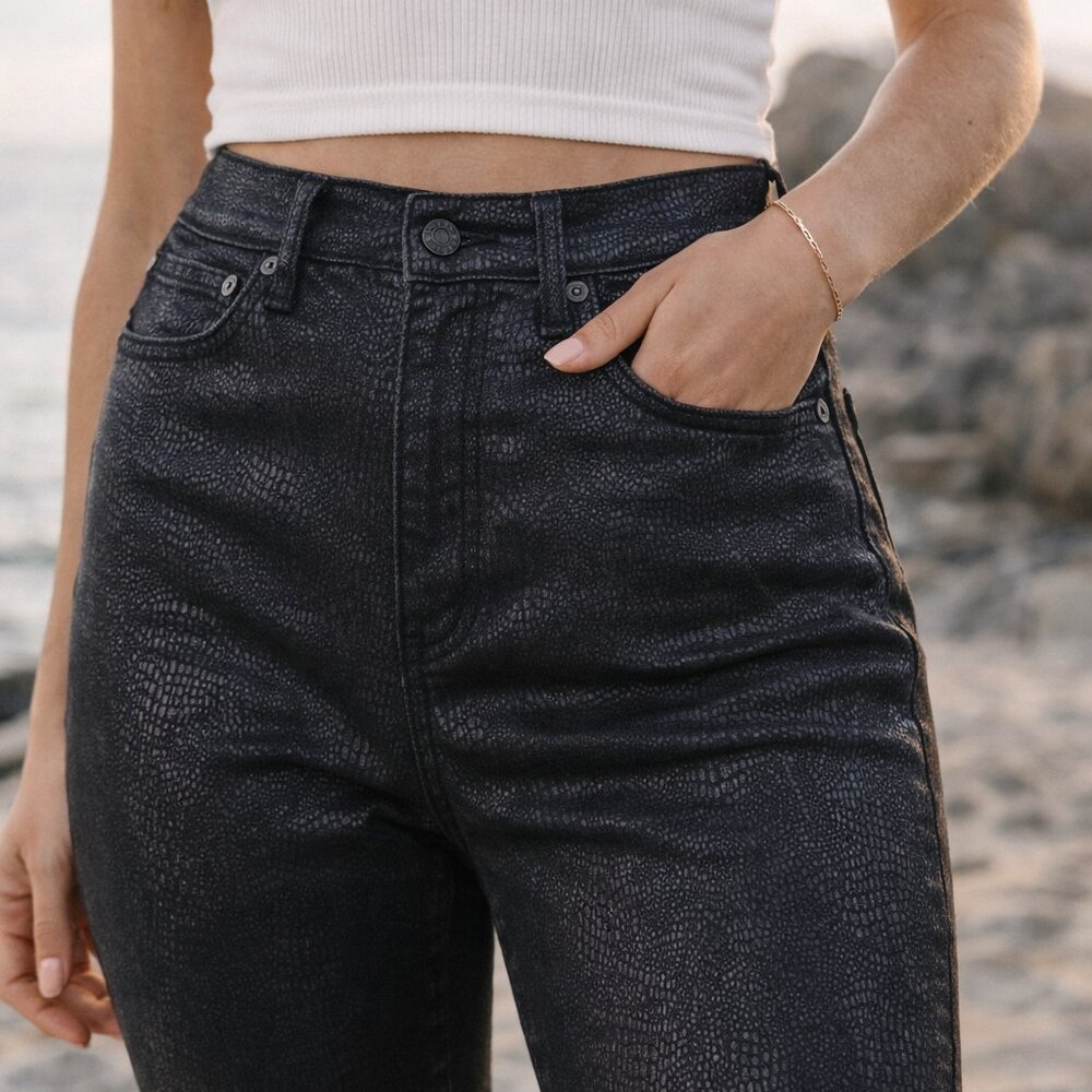 Express Mom Jean Super High Rise Coated Black Size 4